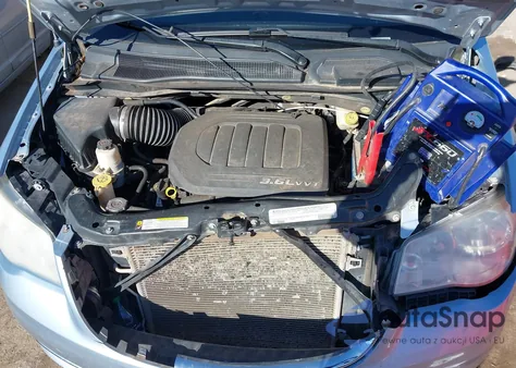 2012 Chrysler Town & Country Touring z USA, uszkodzony, nr VIN 2C4RC1BG4CR301251